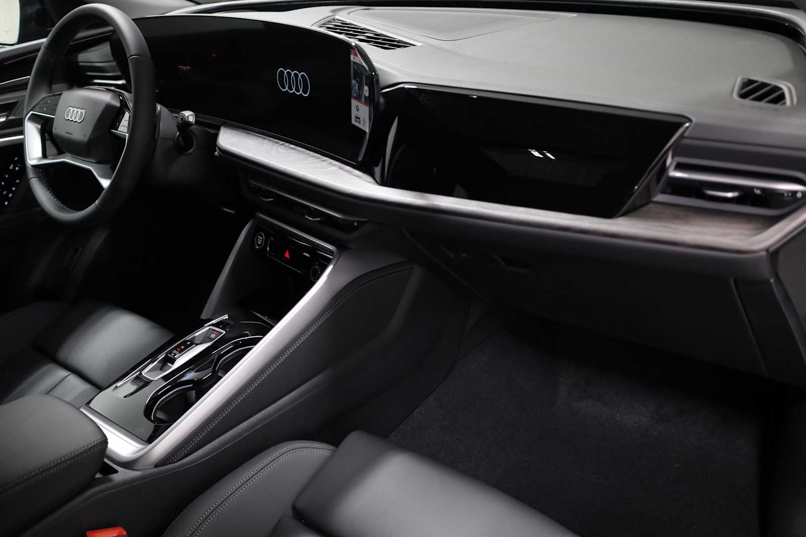 Thumbnail: 2025 Audi Q5 - 6