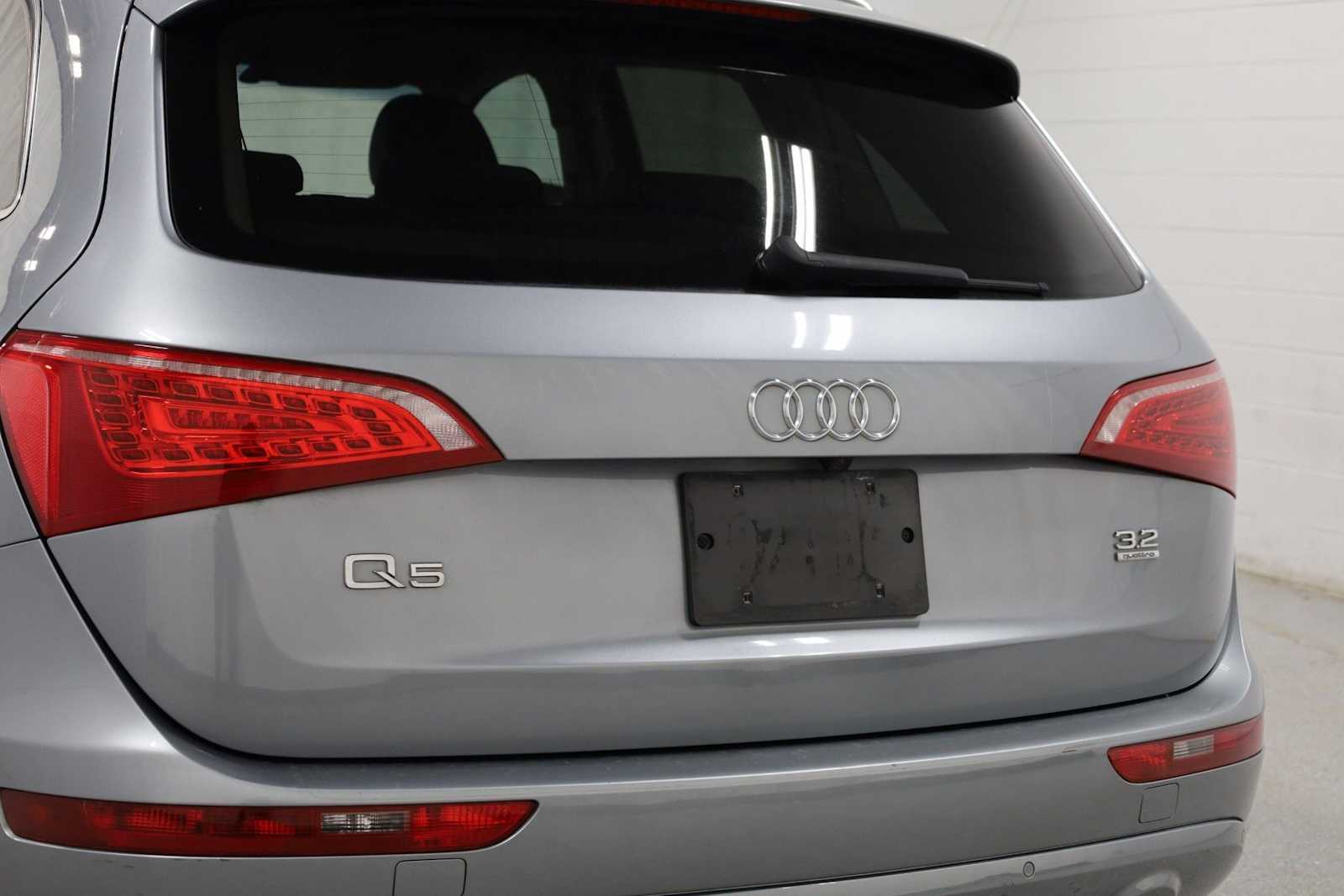 Thumbnail: 2010 Audi Q5 - 9