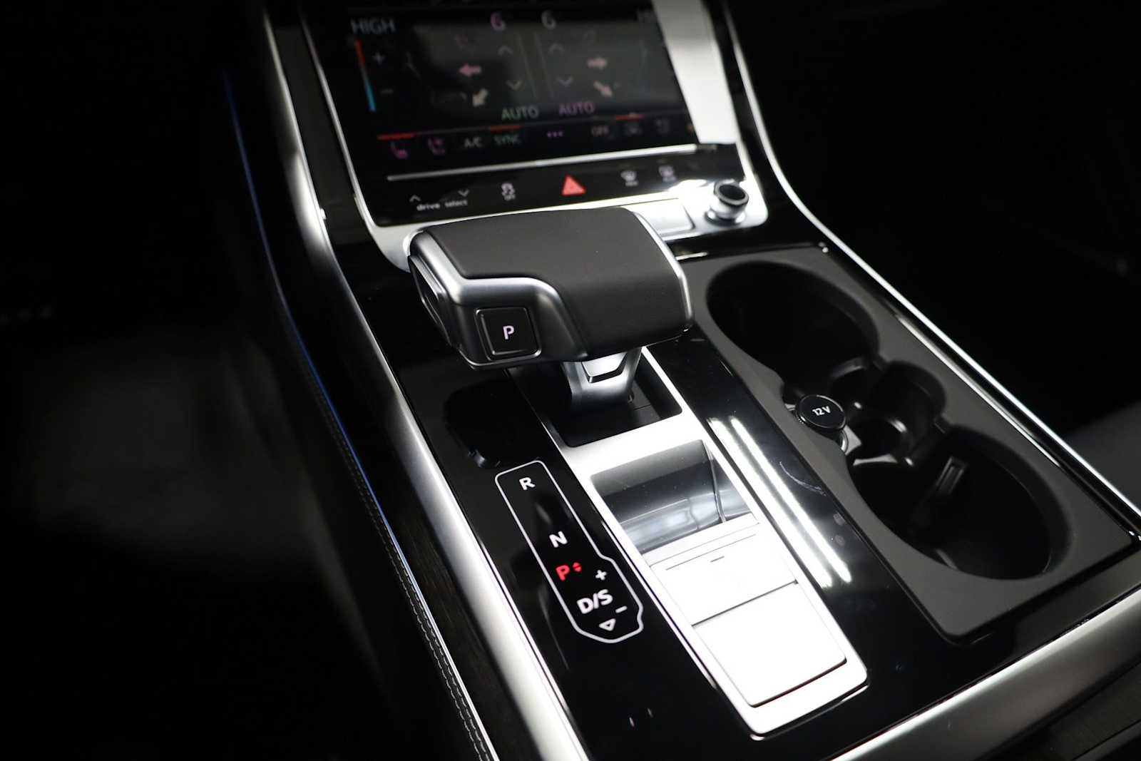Thumbnail: 2026 Audi Q7 - 27