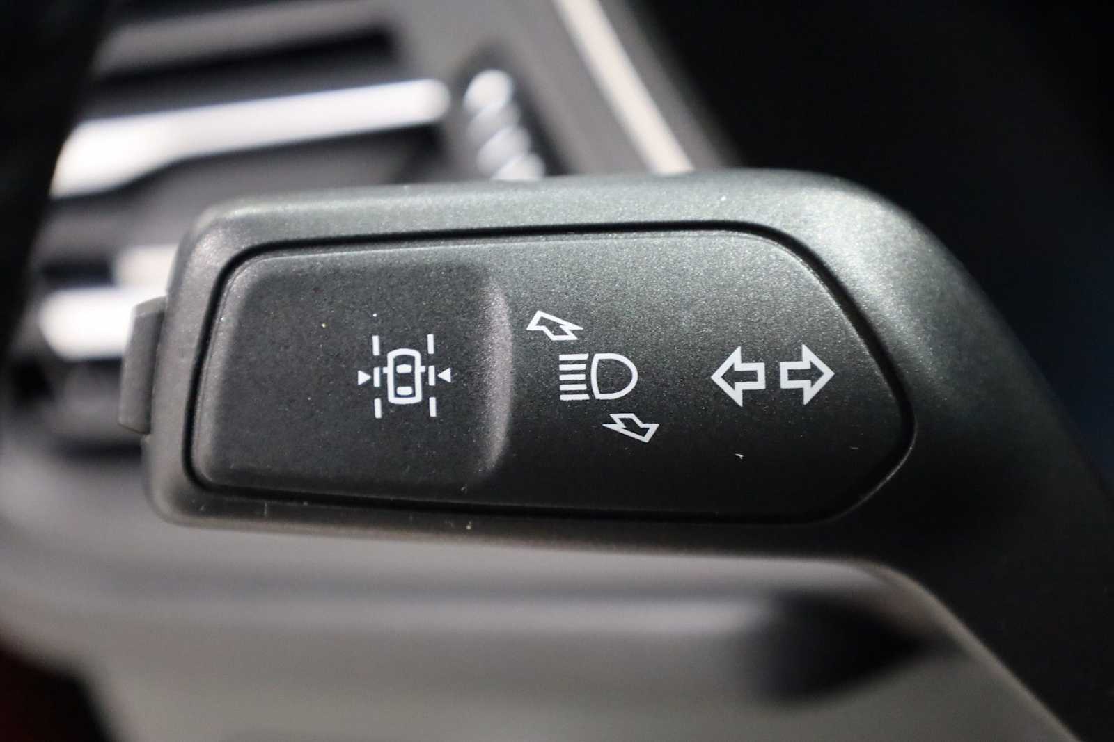 Thumbnail: 2020 Ford Escape - 28