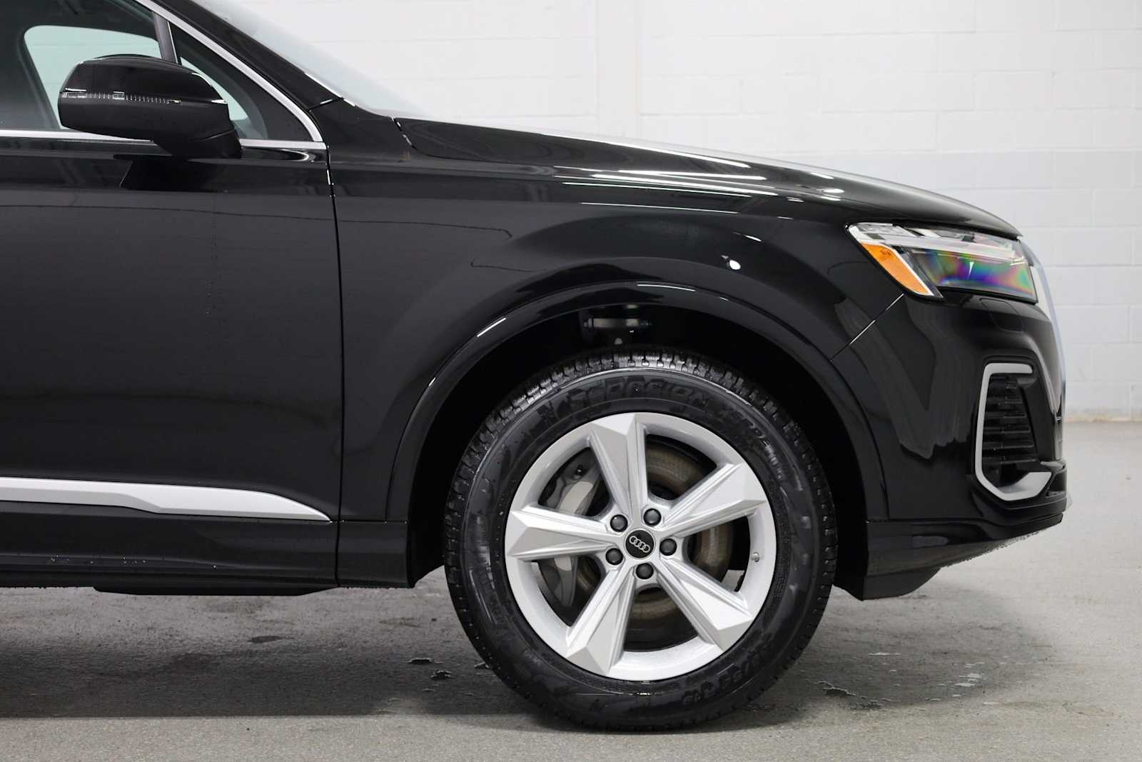 Thumbnail: 2026 Audi Q7 - 11