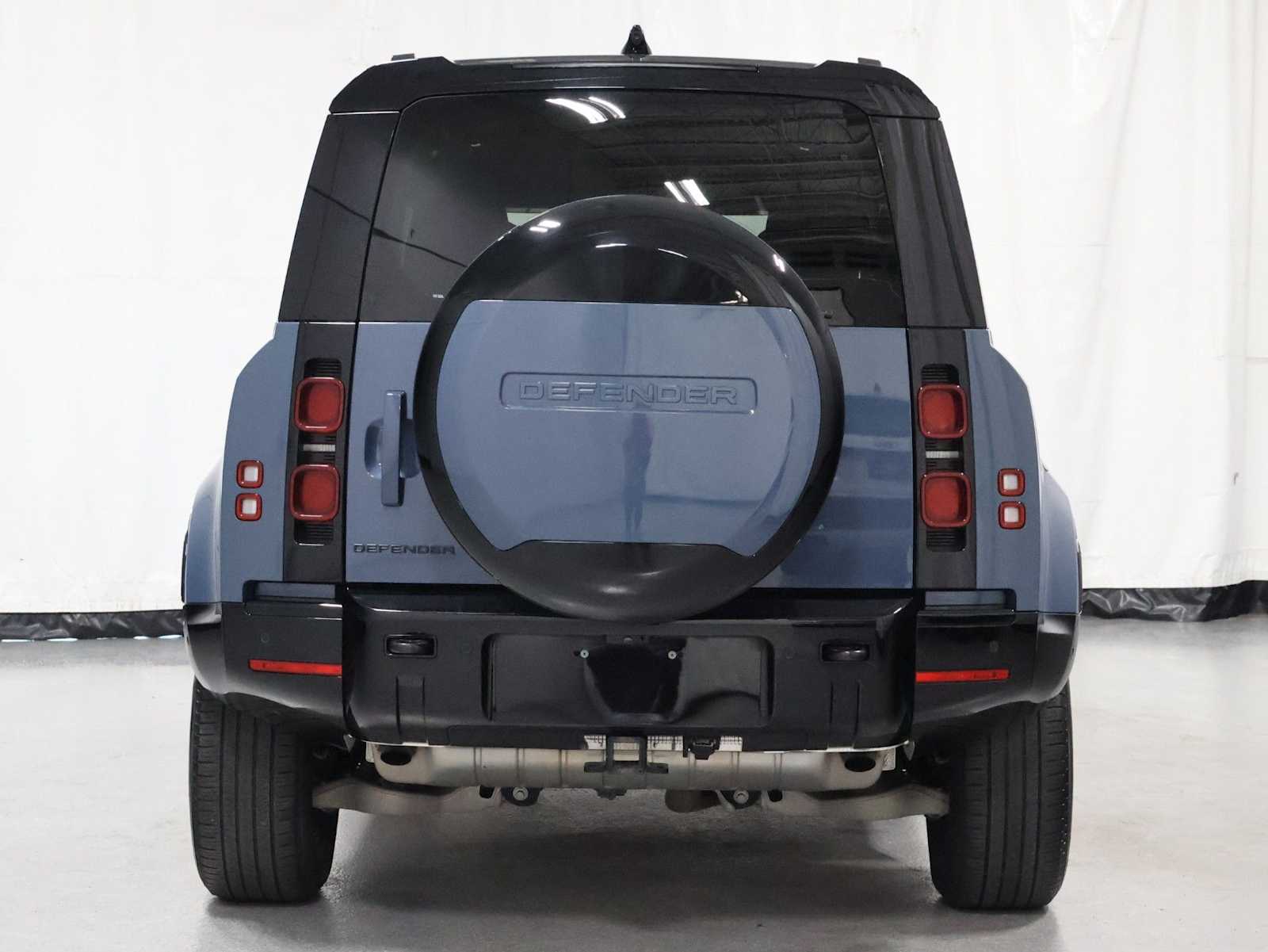 Thumbnail: 2024 Land Rover Defender - 7