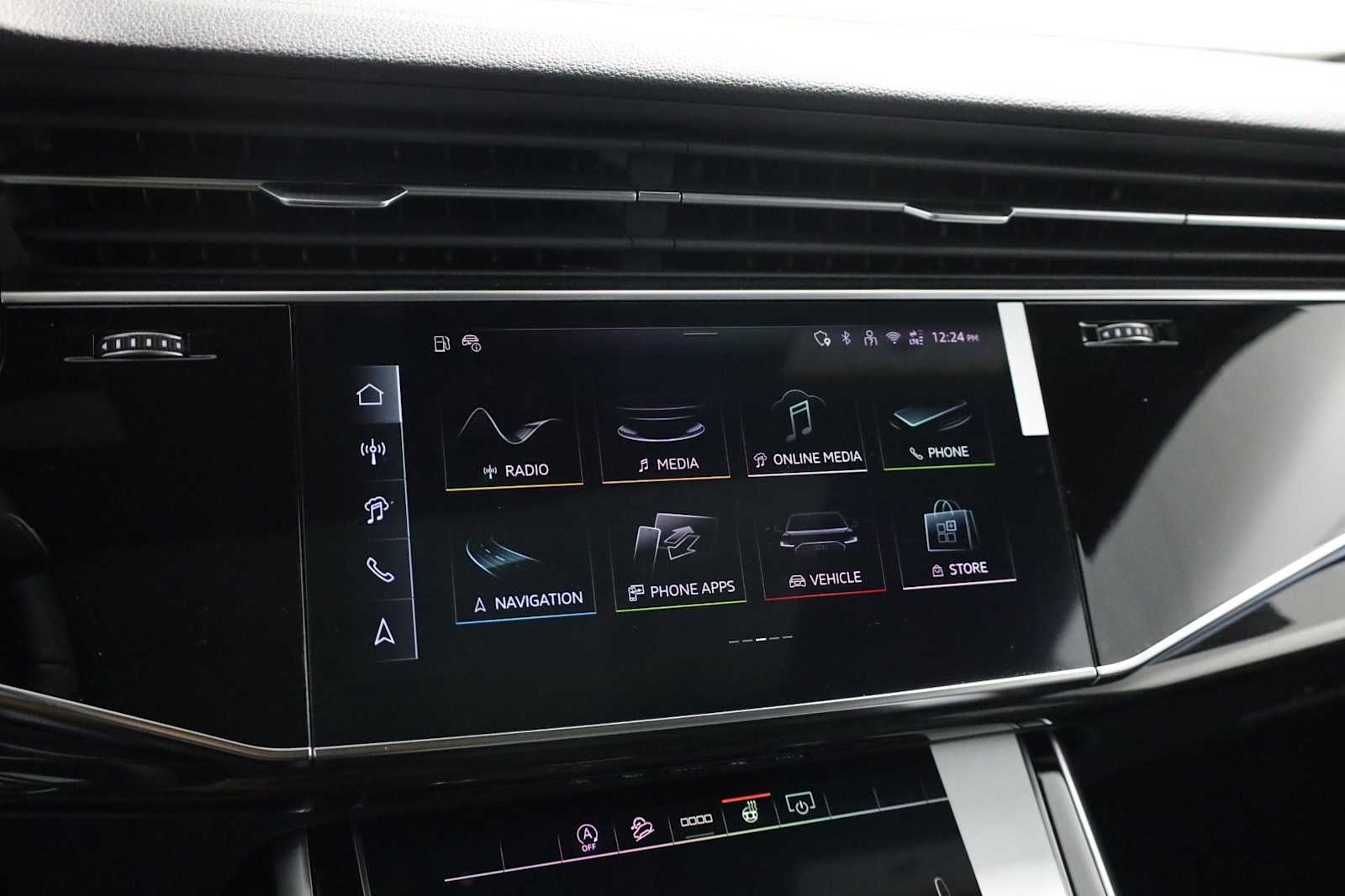 Thumbnail: 2026 Audi Q8 - 30