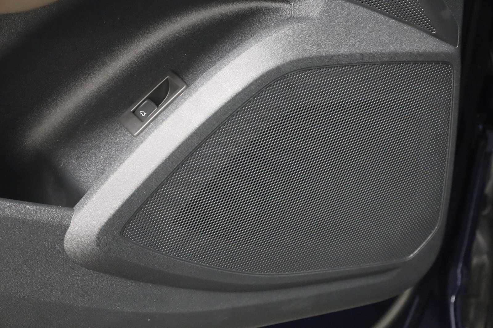 Thumbnail: 2025 Audi Q5 - 17