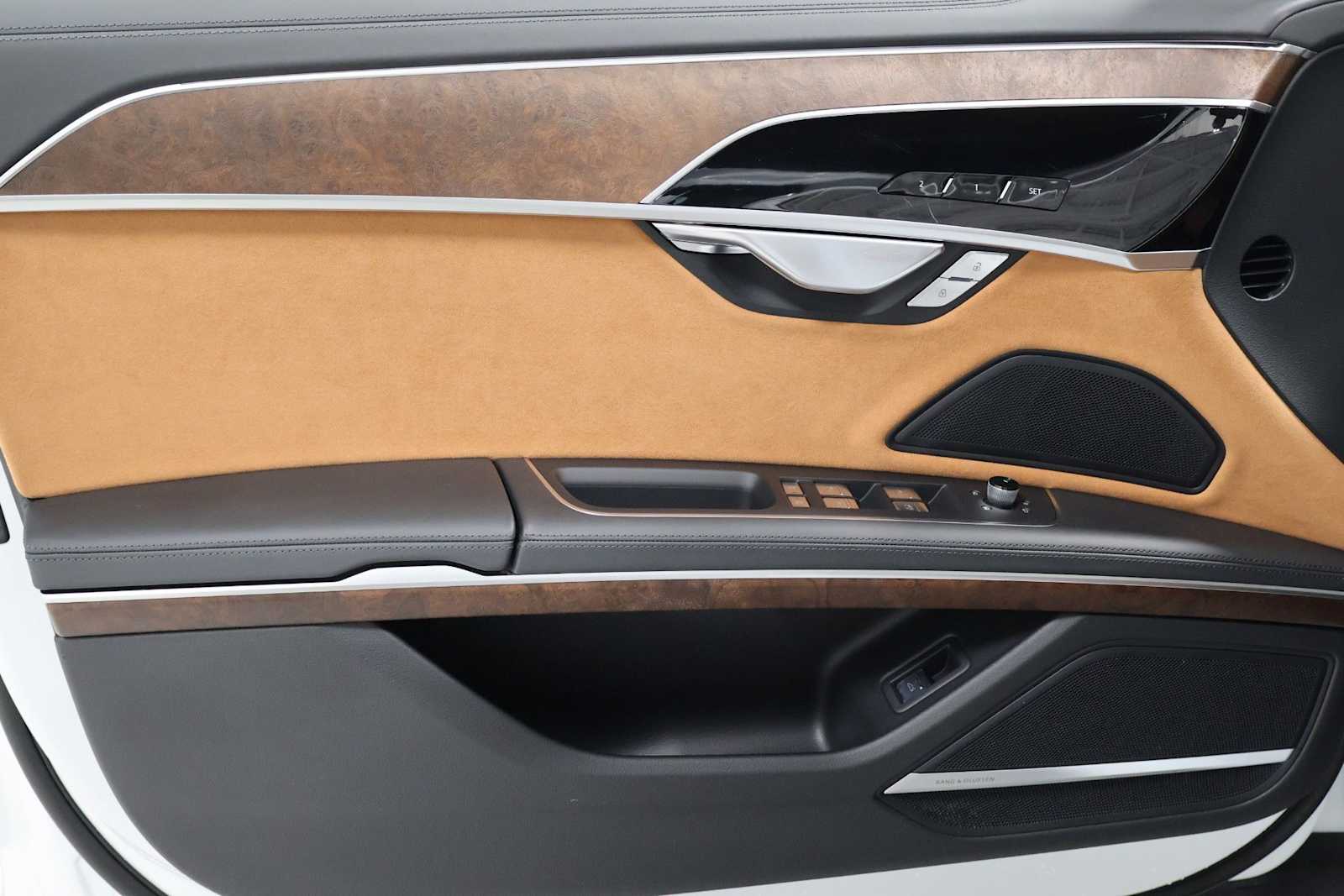 Thumbnail: 2025 Audi A8 - 16