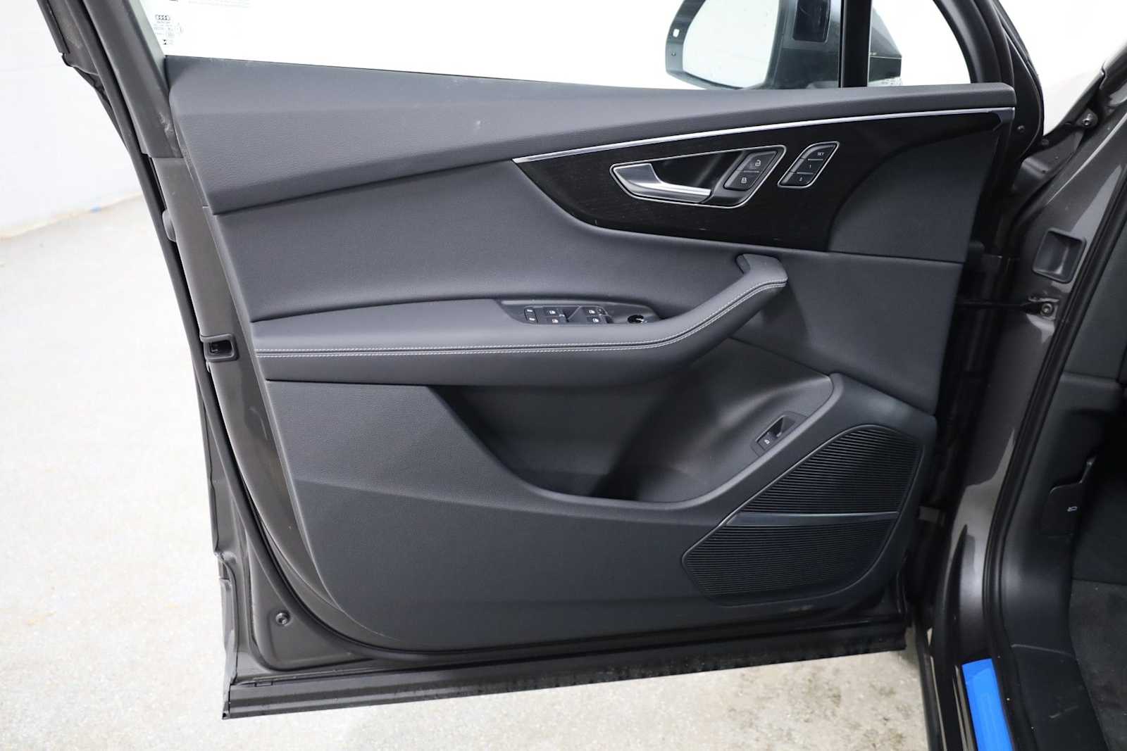 Thumbnail: 2026 Audi Q7 - 16