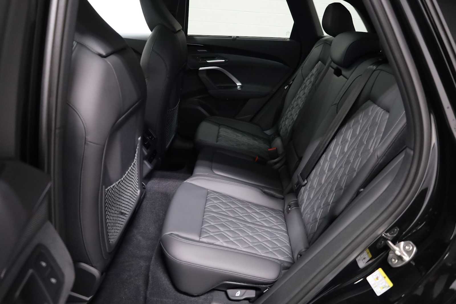 Thumbnail: 2025 Audi SQ5 - 34