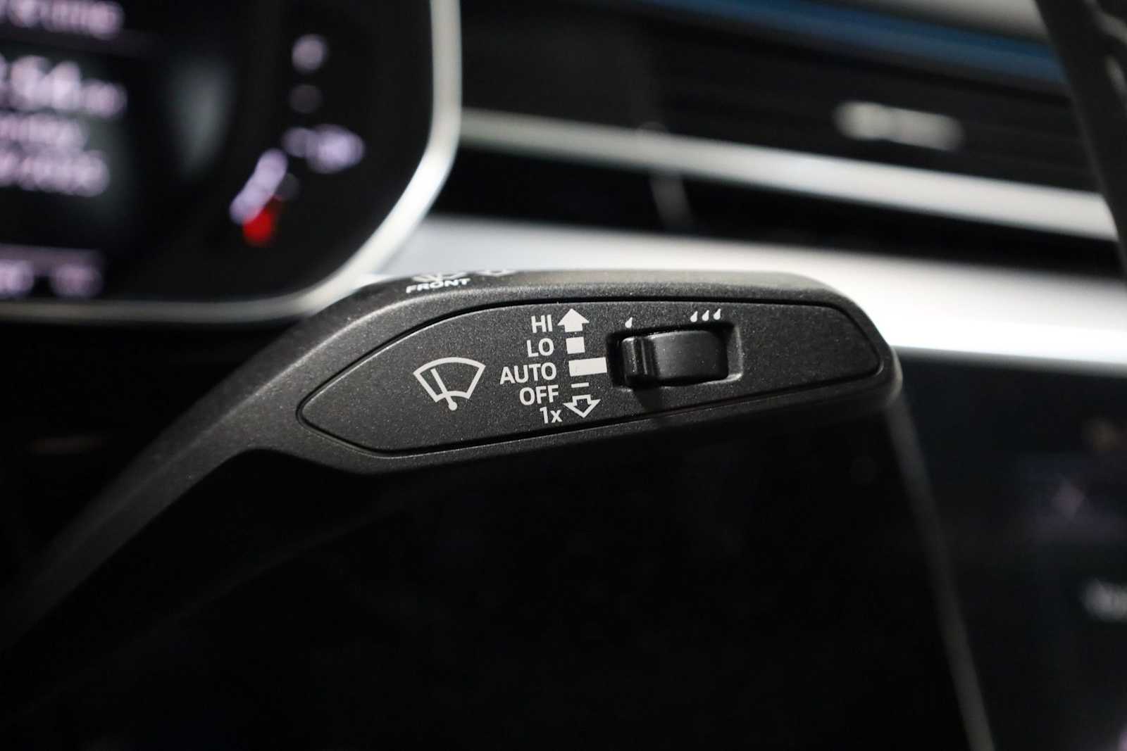 Thumbnail: 2025 Audi S8 - 29