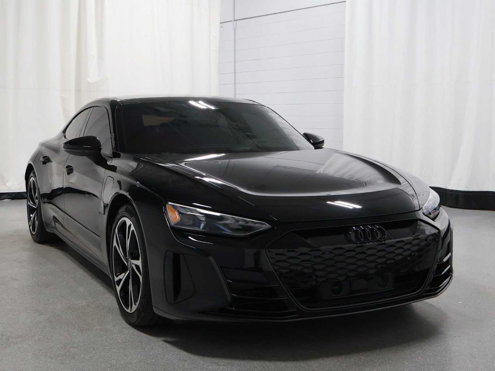 Thumbnail: 2023 Audi e-tron GT - 13