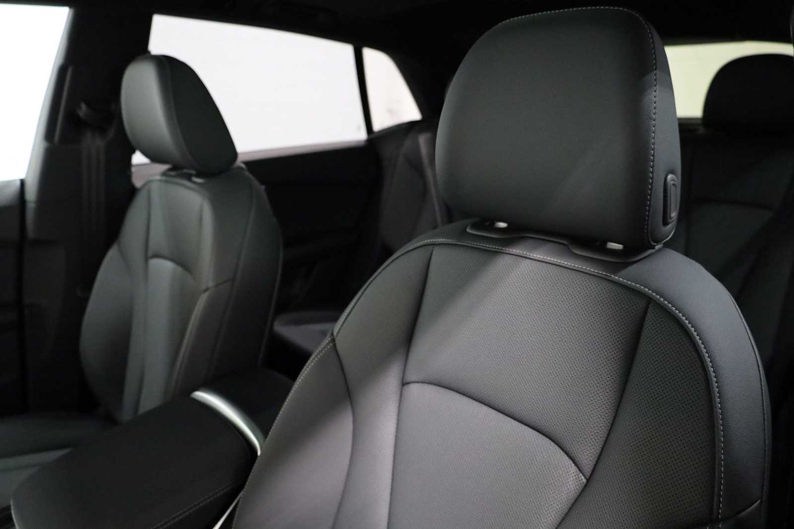 Thumbnail: 2026 Audi Q8 - 18