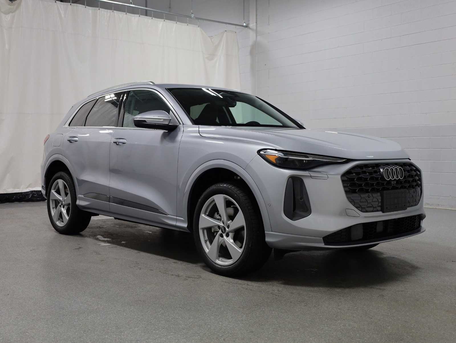 Thumbnail: 2026 Audi Q5 - 13