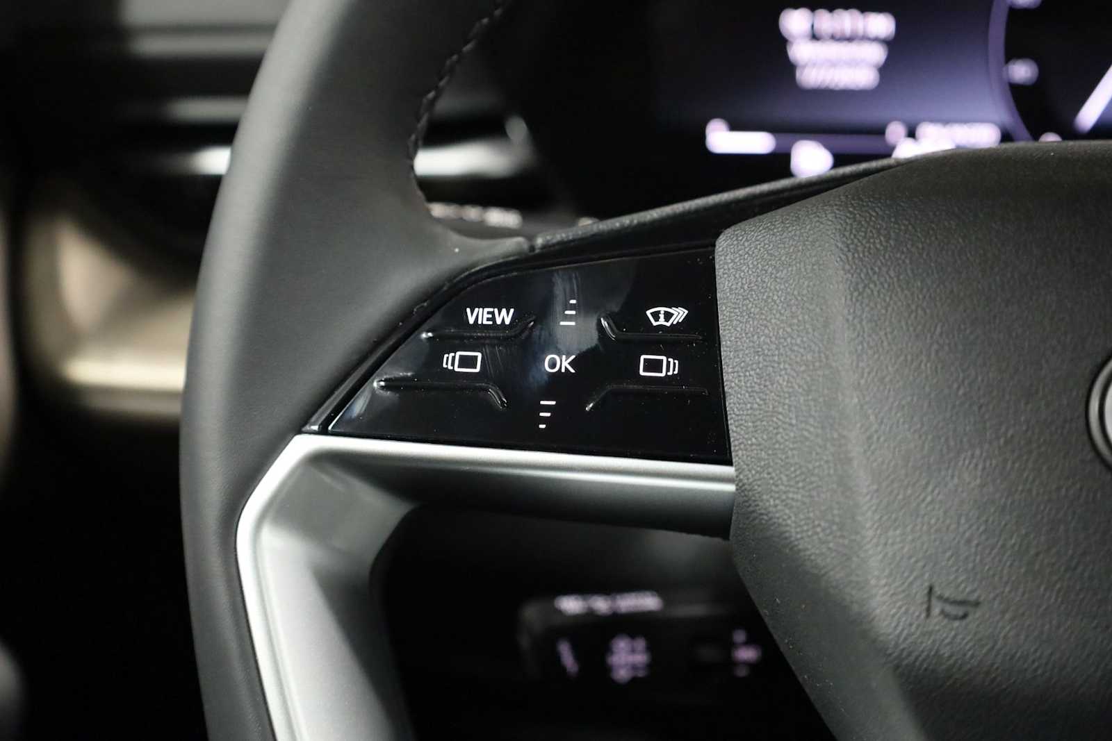 Thumbnail: 2025 Audi Q5 - 25