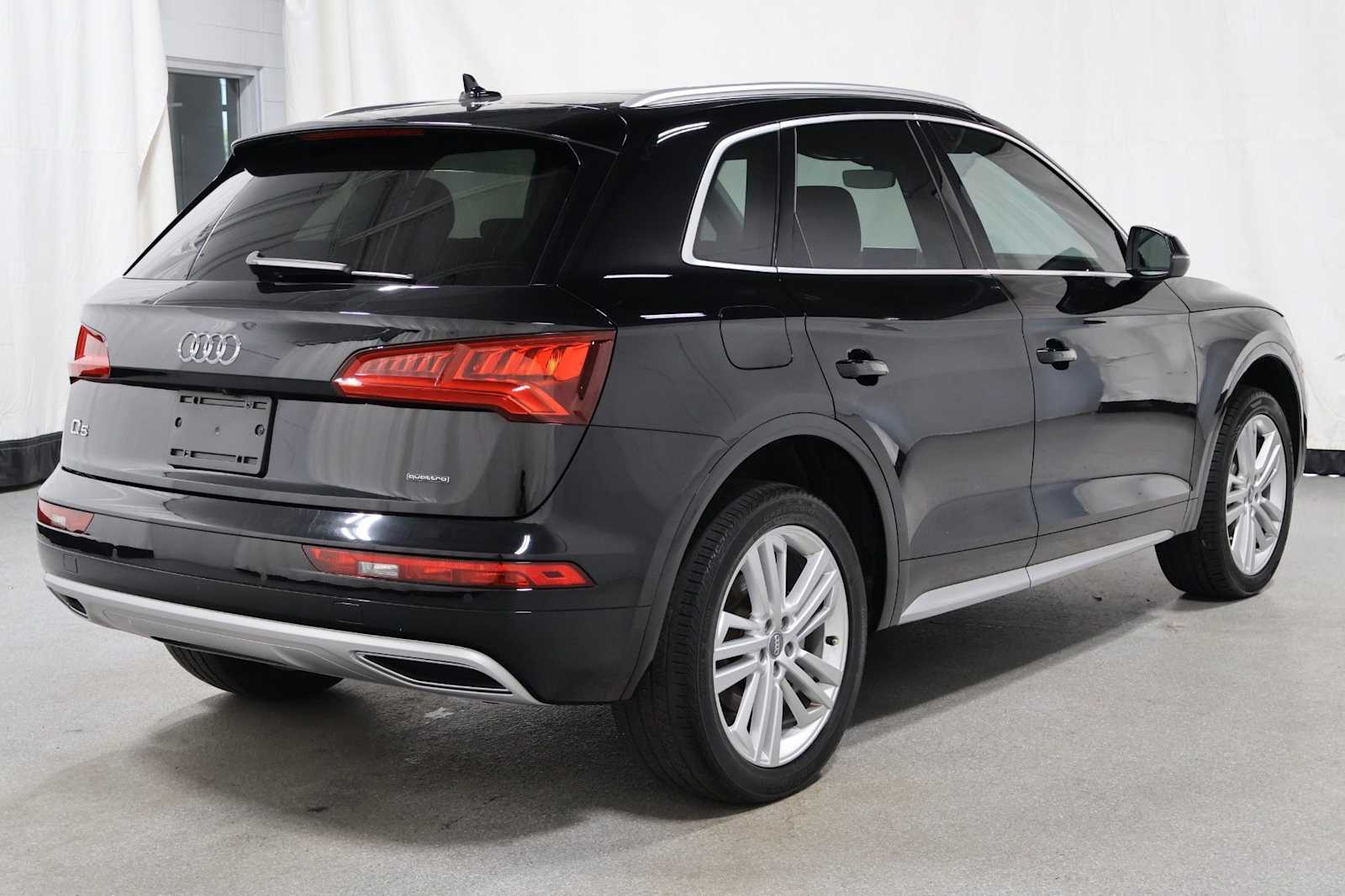 Thumbnail: 2020 Audi Q5 - 9