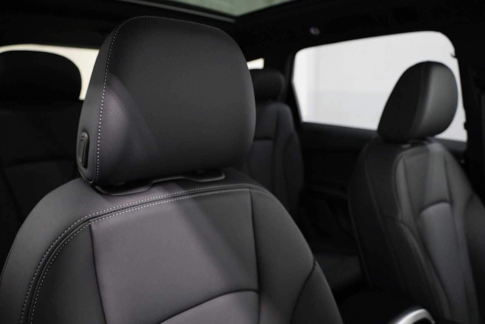 Thumbnail: 2026 Audi Q7 - 21