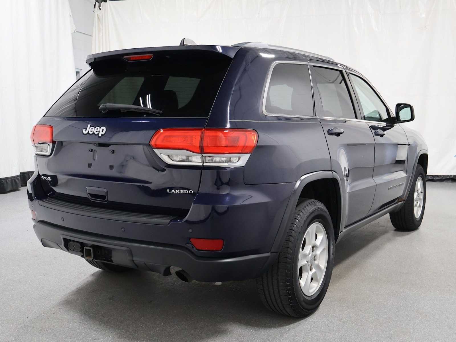 Thumbnail: 2017 Jeep Grand Cherokee - 9