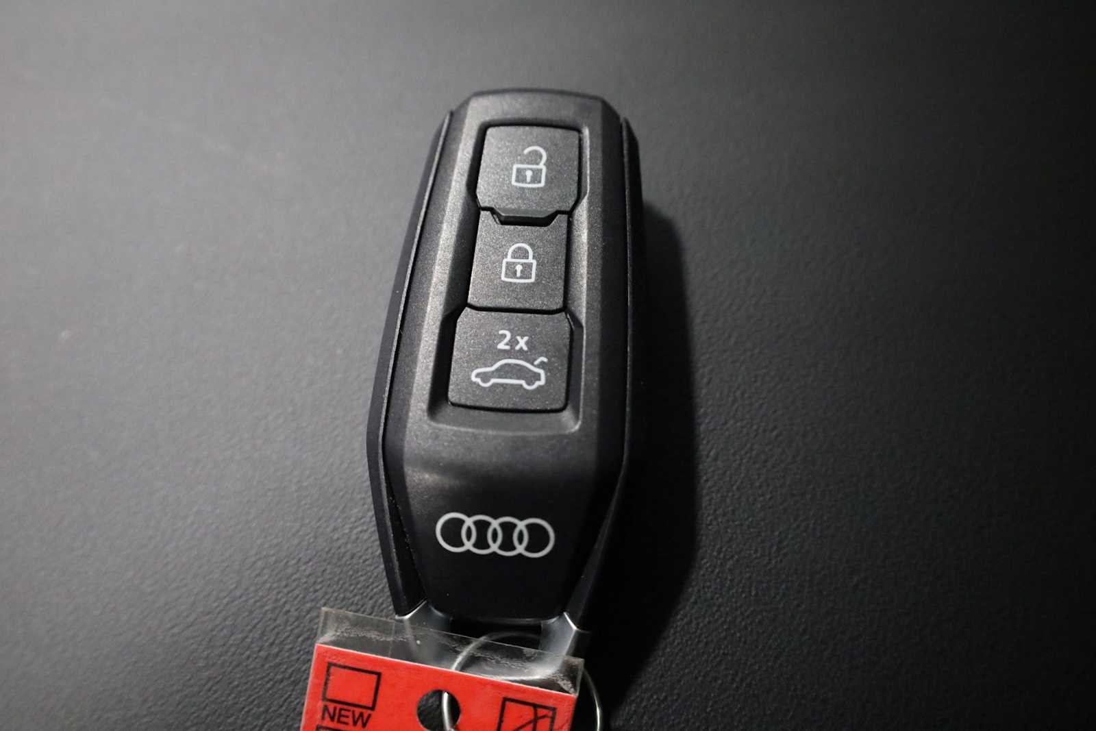 Thumbnail: 2025 Audi SQ5 - 40