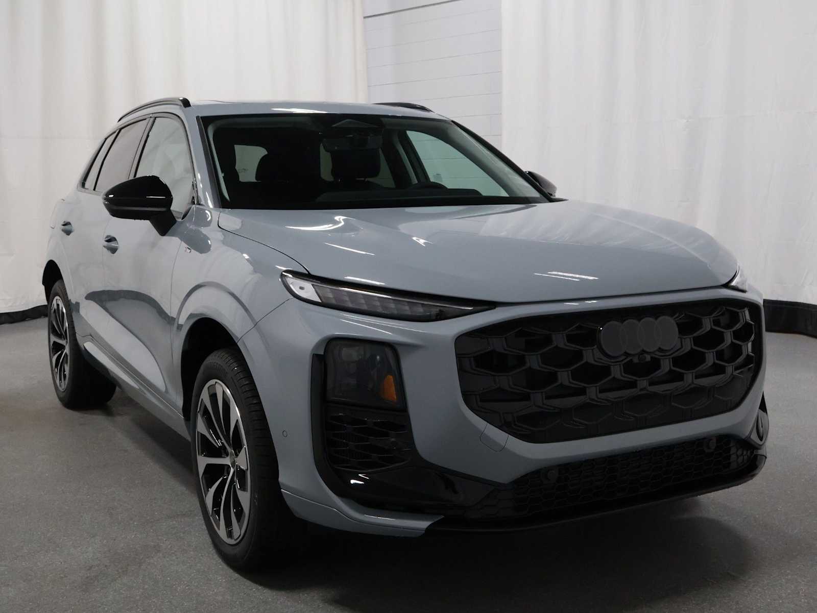 Thumbnail: 2026 Audi Q3 - 13