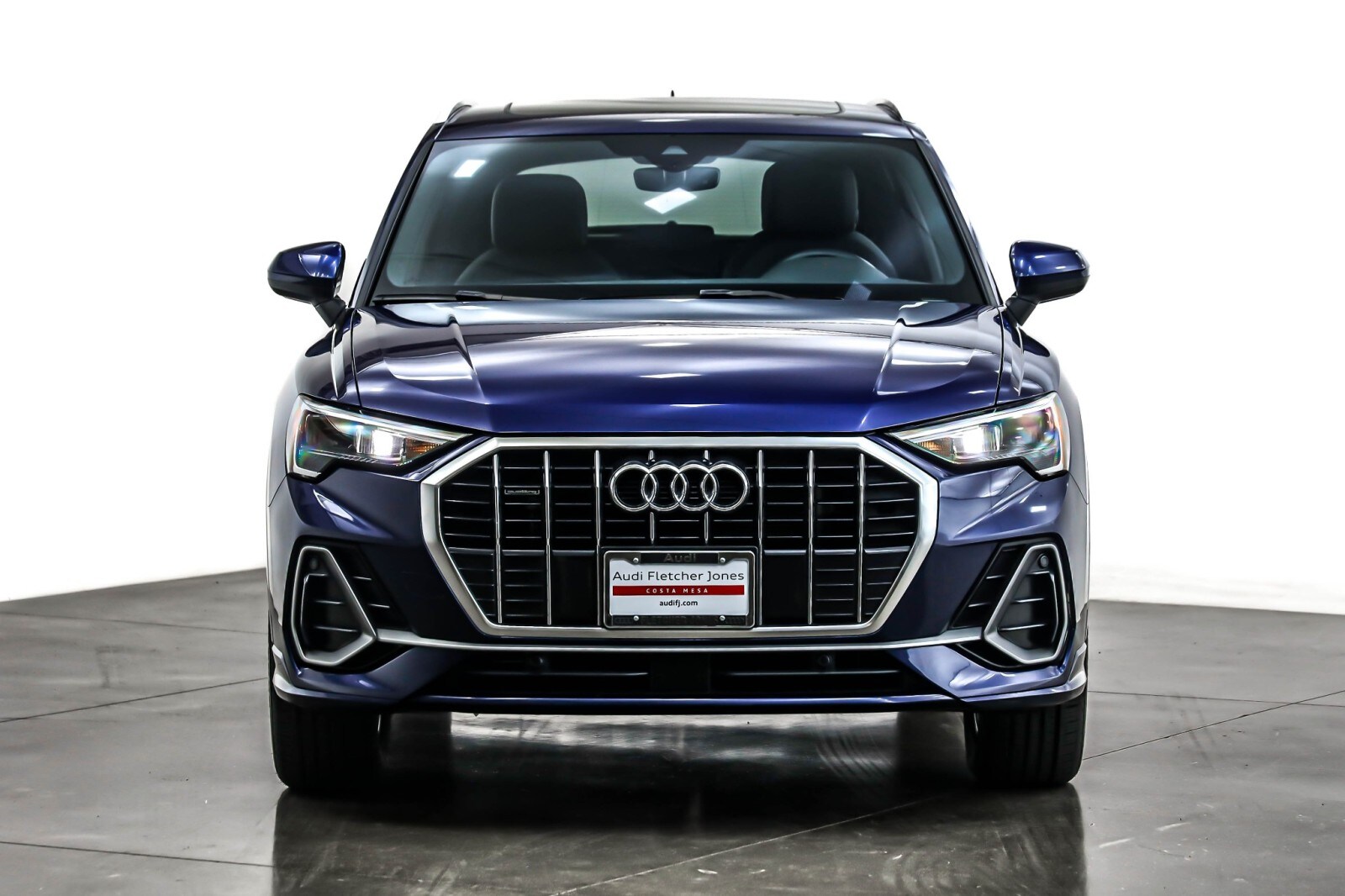 2022 Audi Q3 S line Premium 45 TFSI photo 2