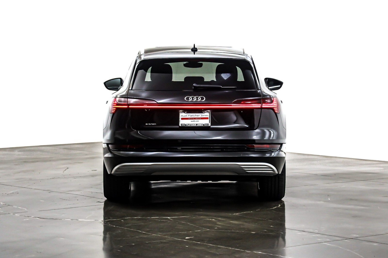 2019 Audi e-tron Premium Plus photo 3