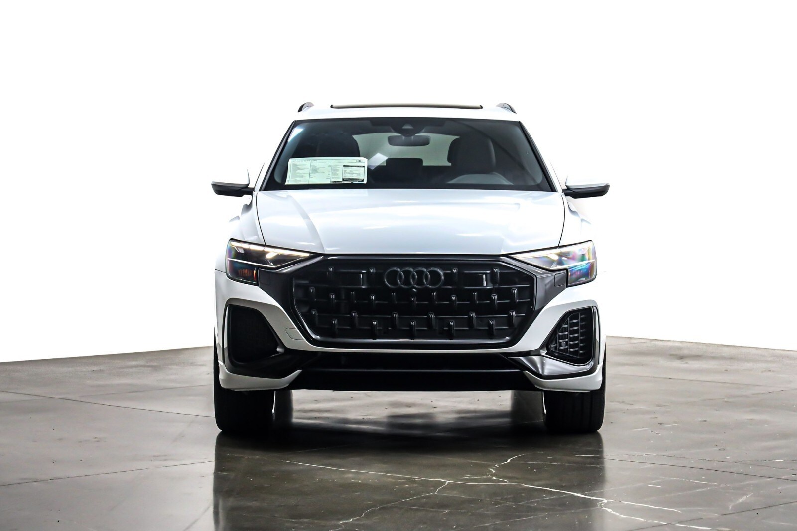 2025 Audi Q8 Premium 55 photo 2