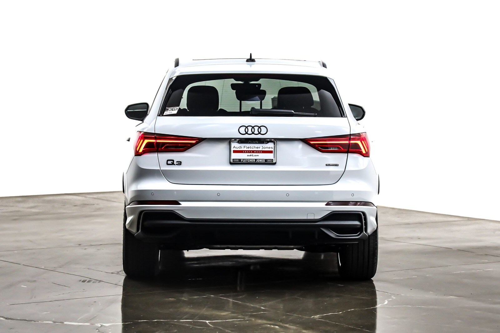 2025 Audi Q3 S line Premium Plus 45 TFSI photo 2