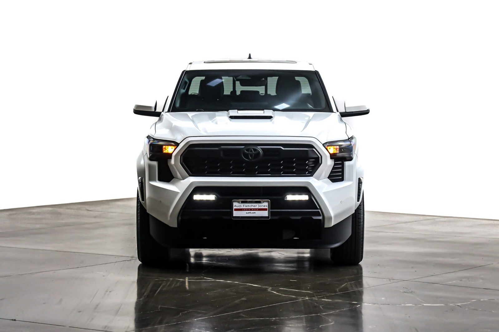 2024 Toyota Tacoma TRD Sport photo 2