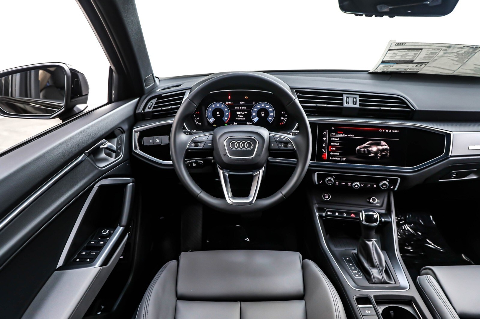 2025 Audi Q3 45 TFSI S line Premium photo 4