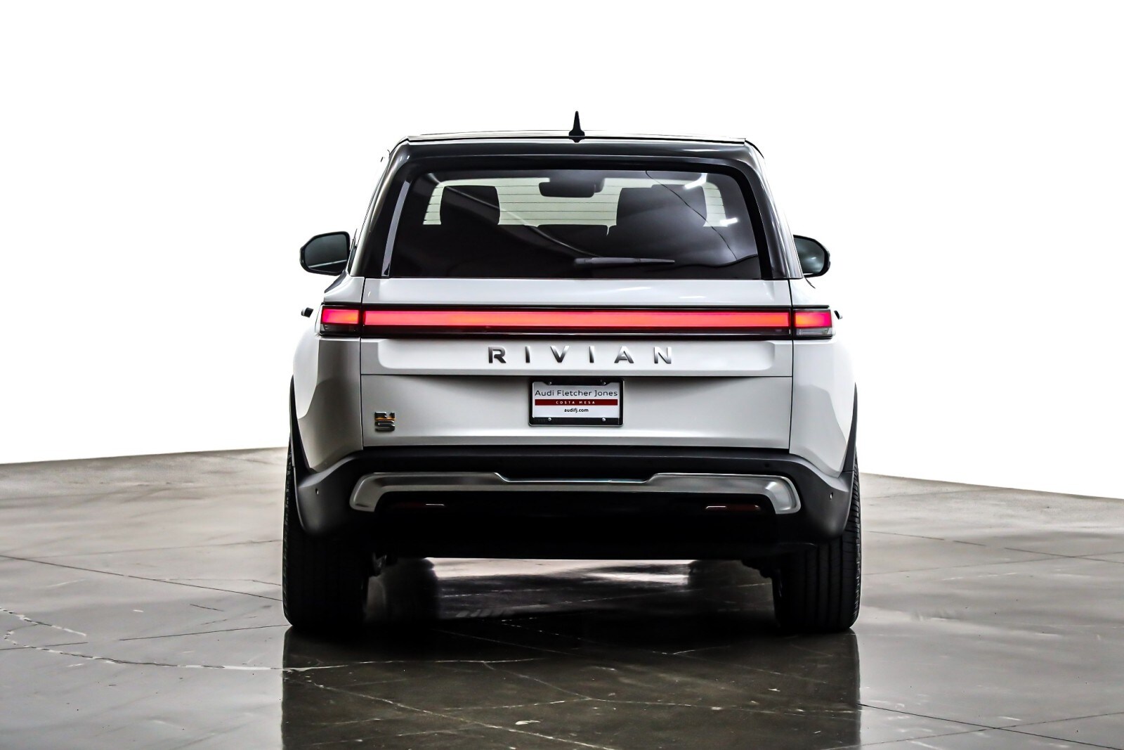2022 Rivian R1S Launch Edition photo 3