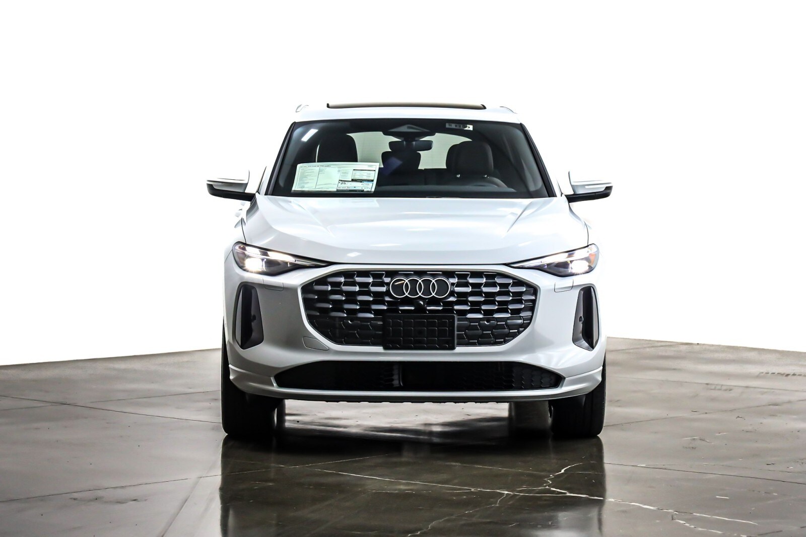 2025 Audi Q5 Premium TFSI photo 2