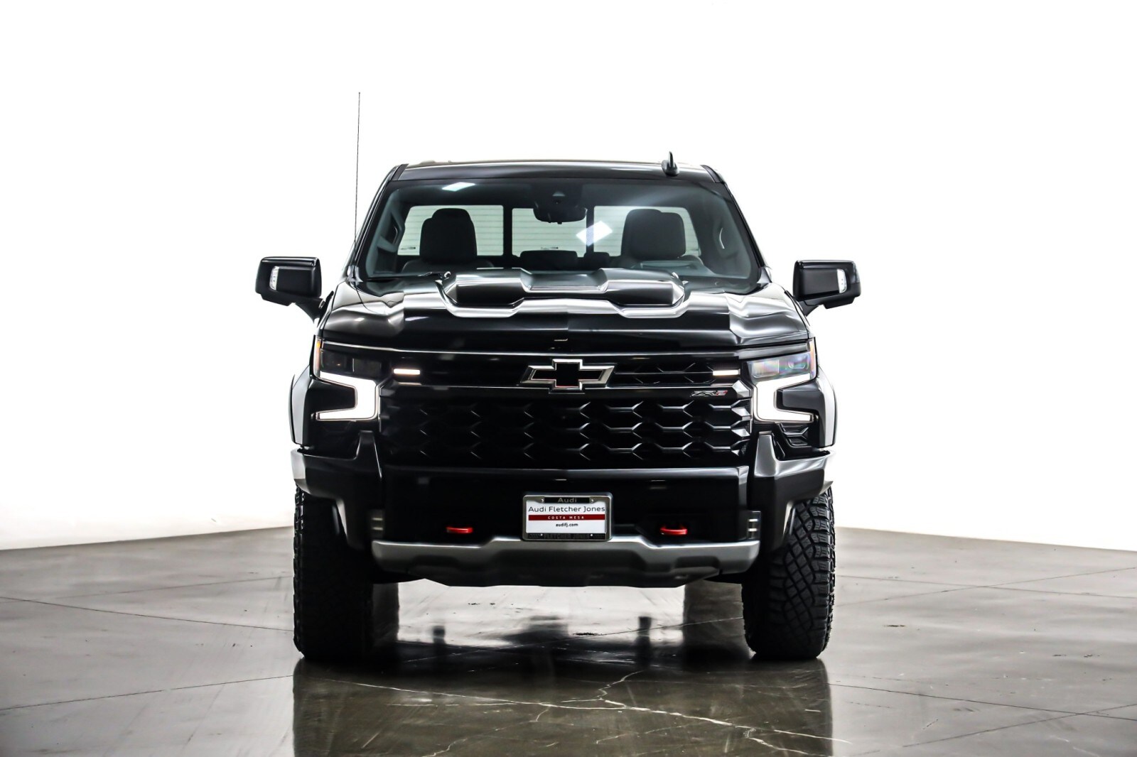 2023 Chevrolet Silverado 1500 ZR2 photo 2