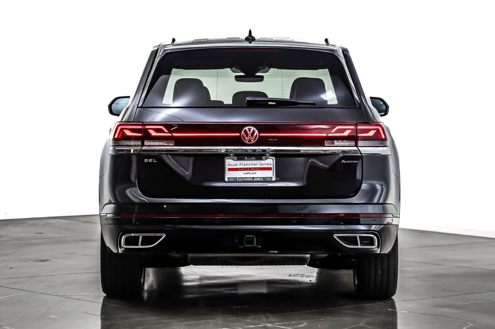 2024 Volkswagen Atlas SEL Premium R-Line photo 3