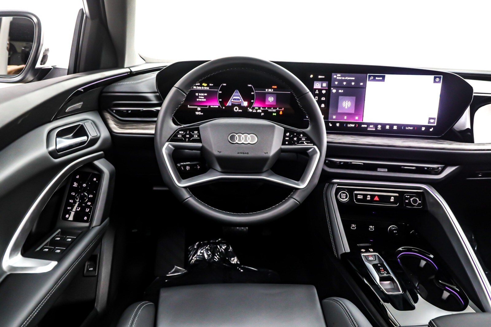 2025 Audi Q5 Premium Plus TFSI photo 2
