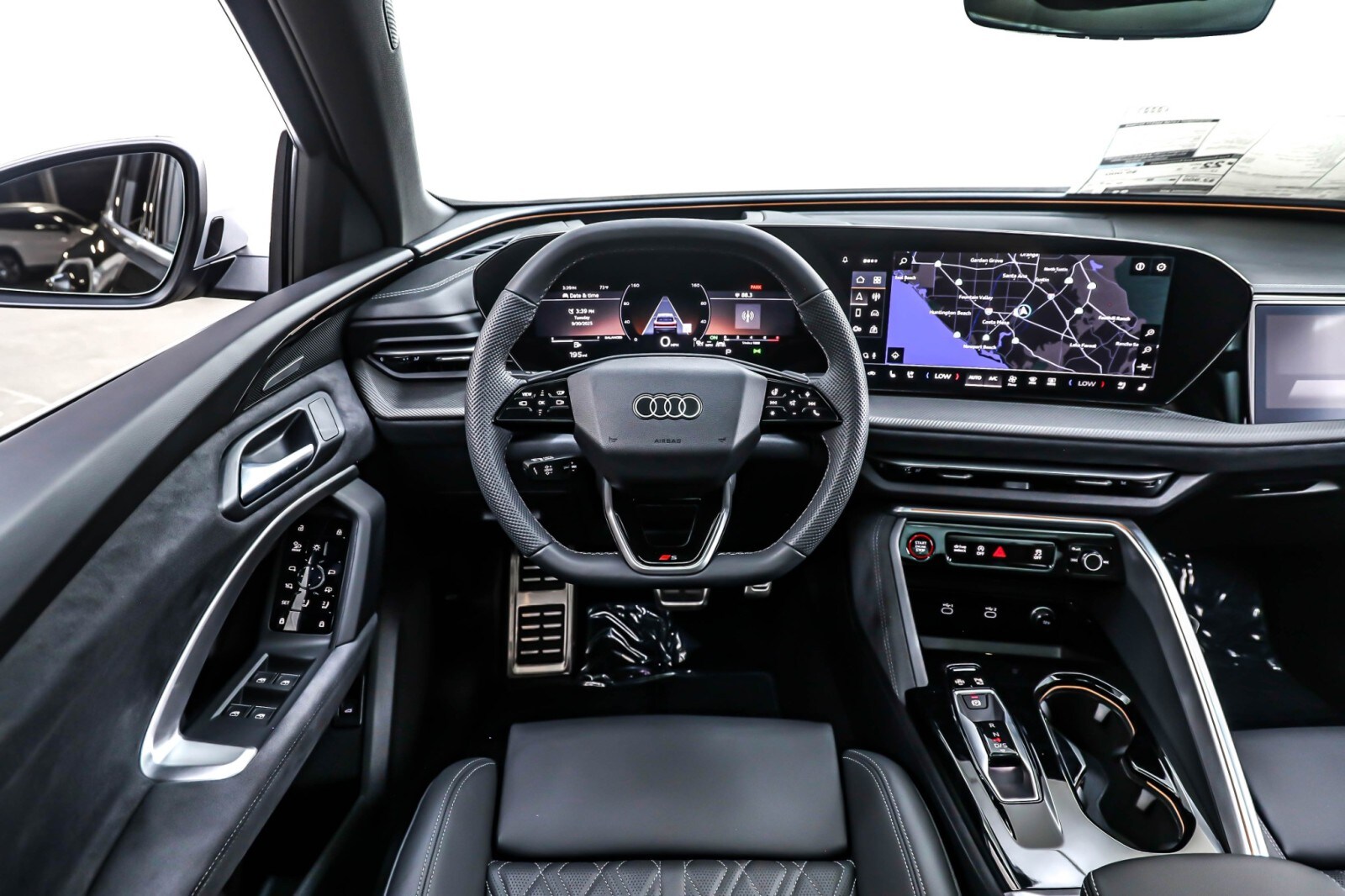 2025 Audi SQ5 Prestige photo 4