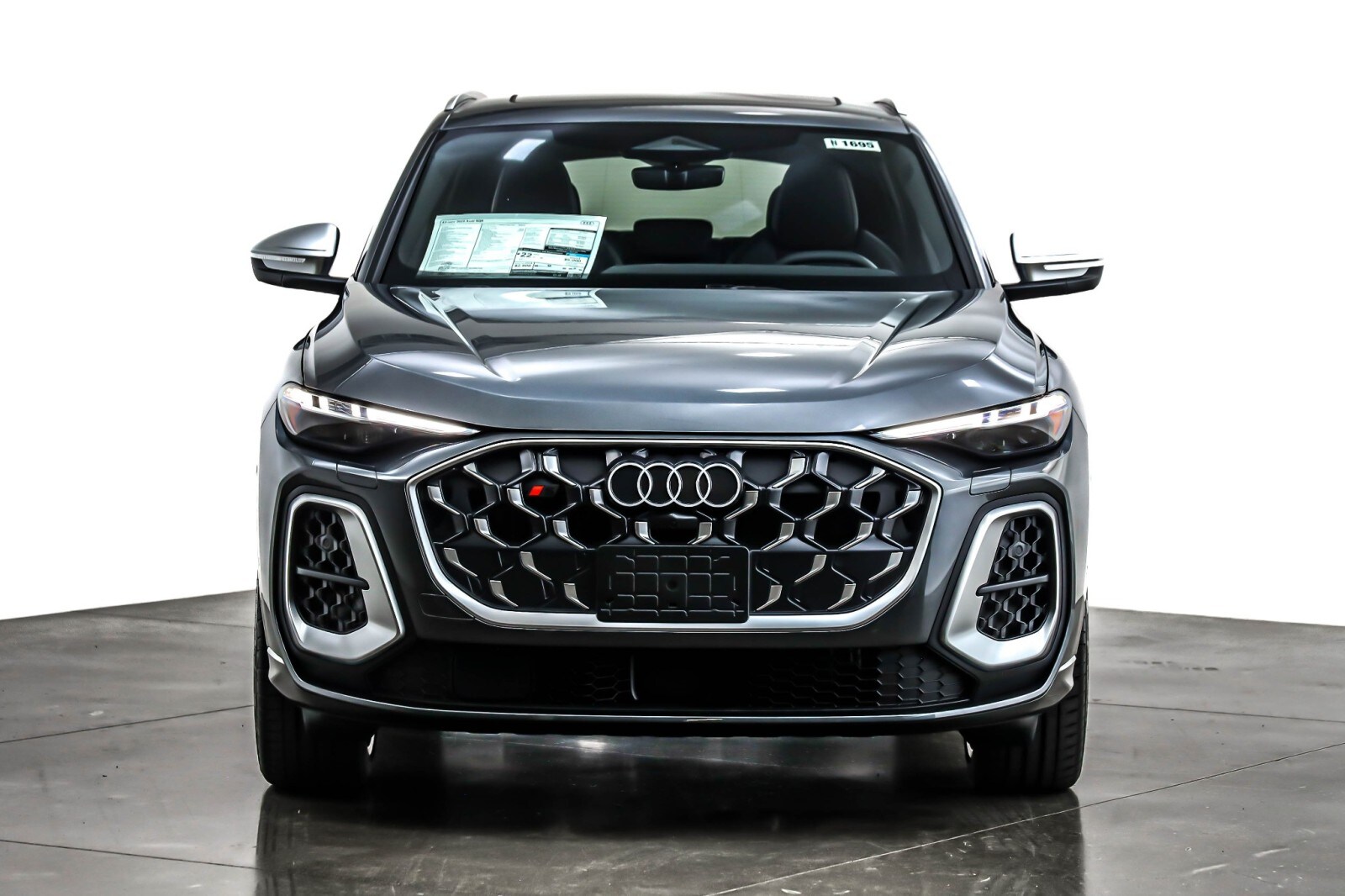 2025 Audi SQ5 Prestige photo 2