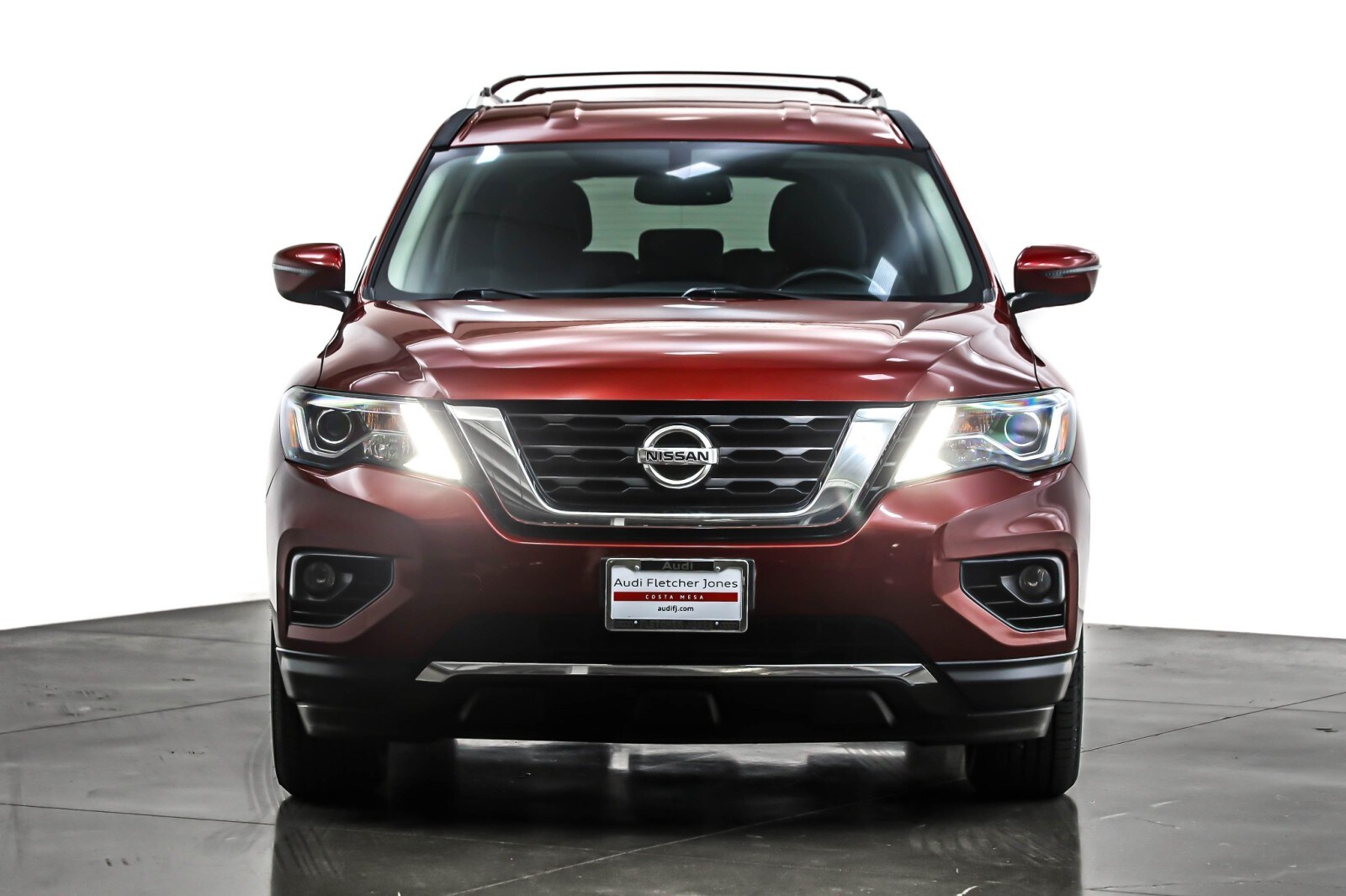 2019 Nissan Pathfinder SV photo 2