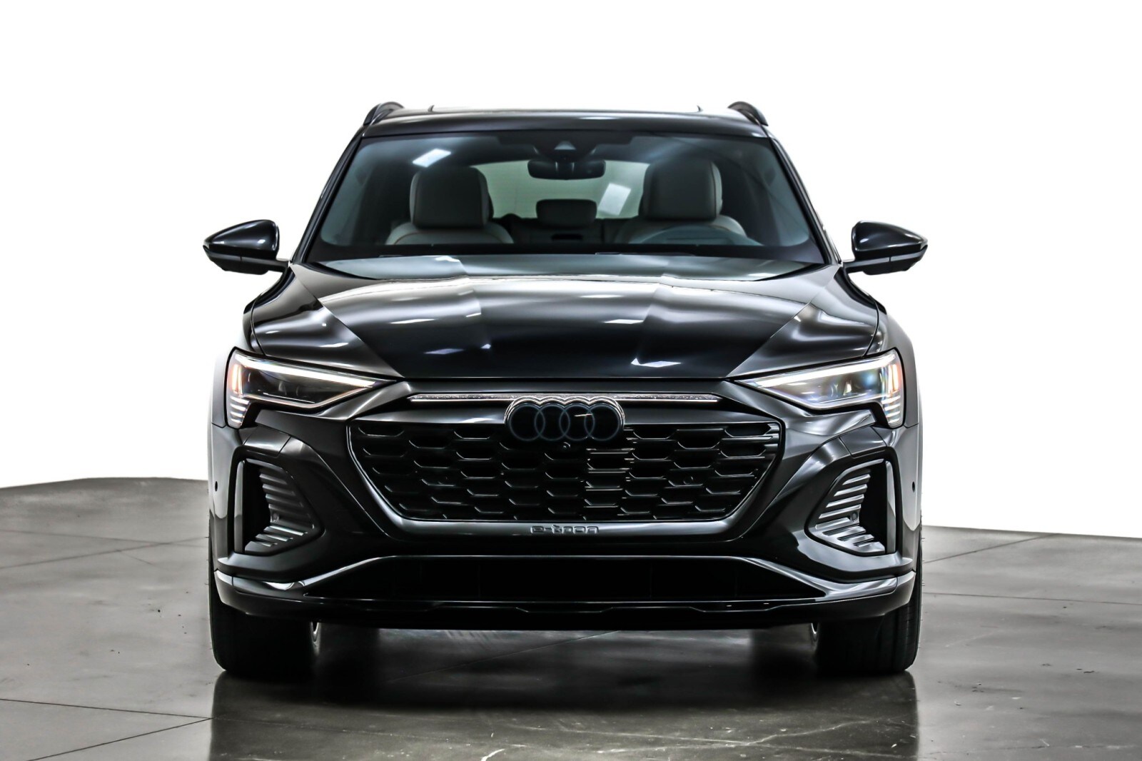 2024 Audi Q8 E-tron Prestige photo 2