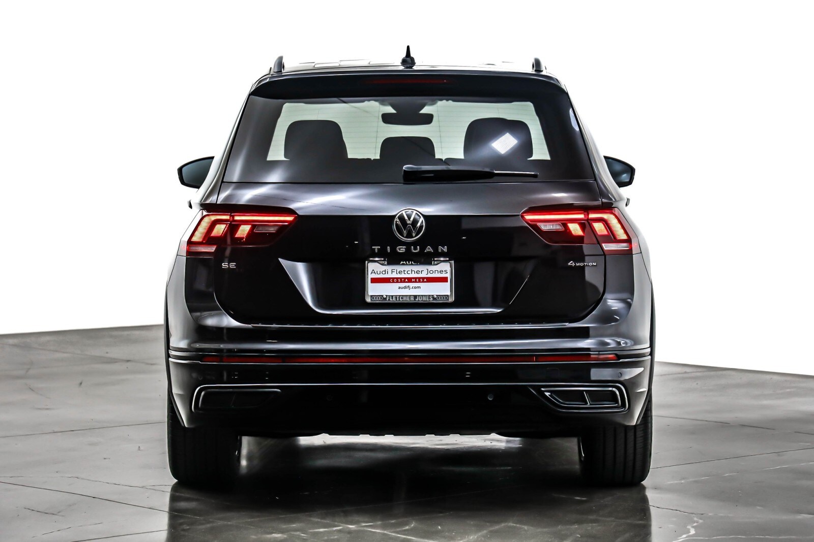 2024 Volkswagen Tiguan SE R-Line Black photo 3
