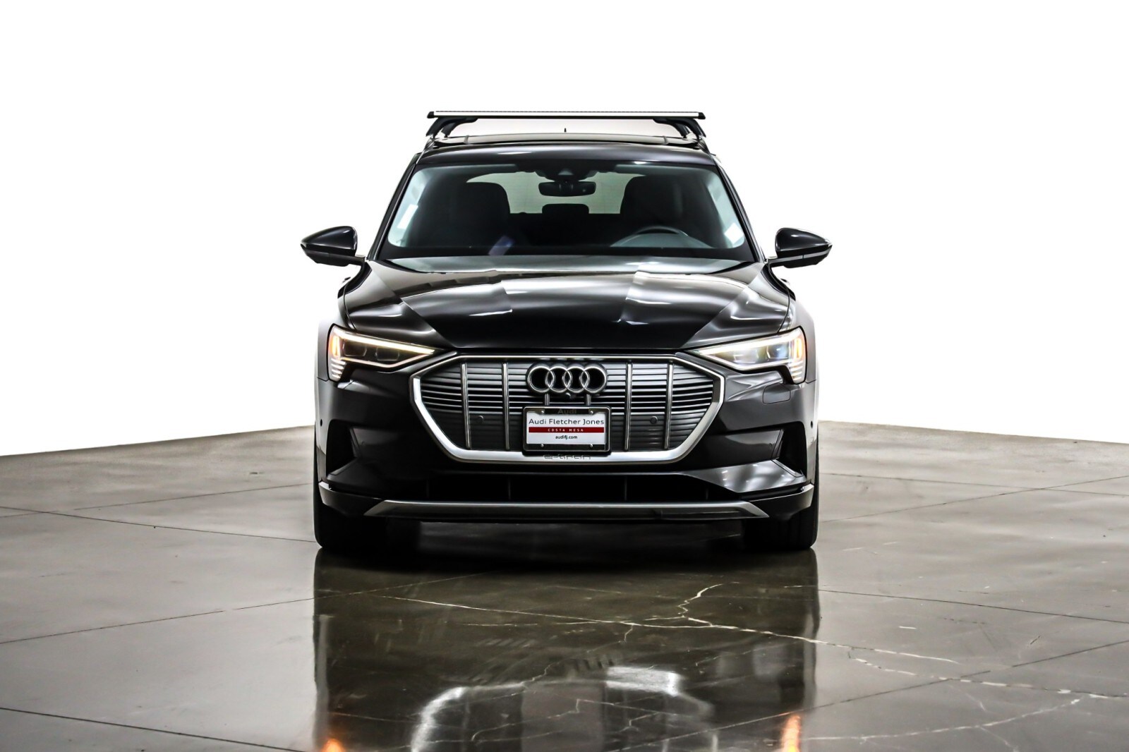 2023 Audi e-tron Premium Plus photo 2