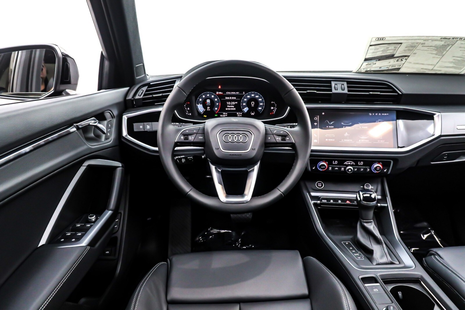 2025 Audi Q3 45 TFSI S line Premium photo 4