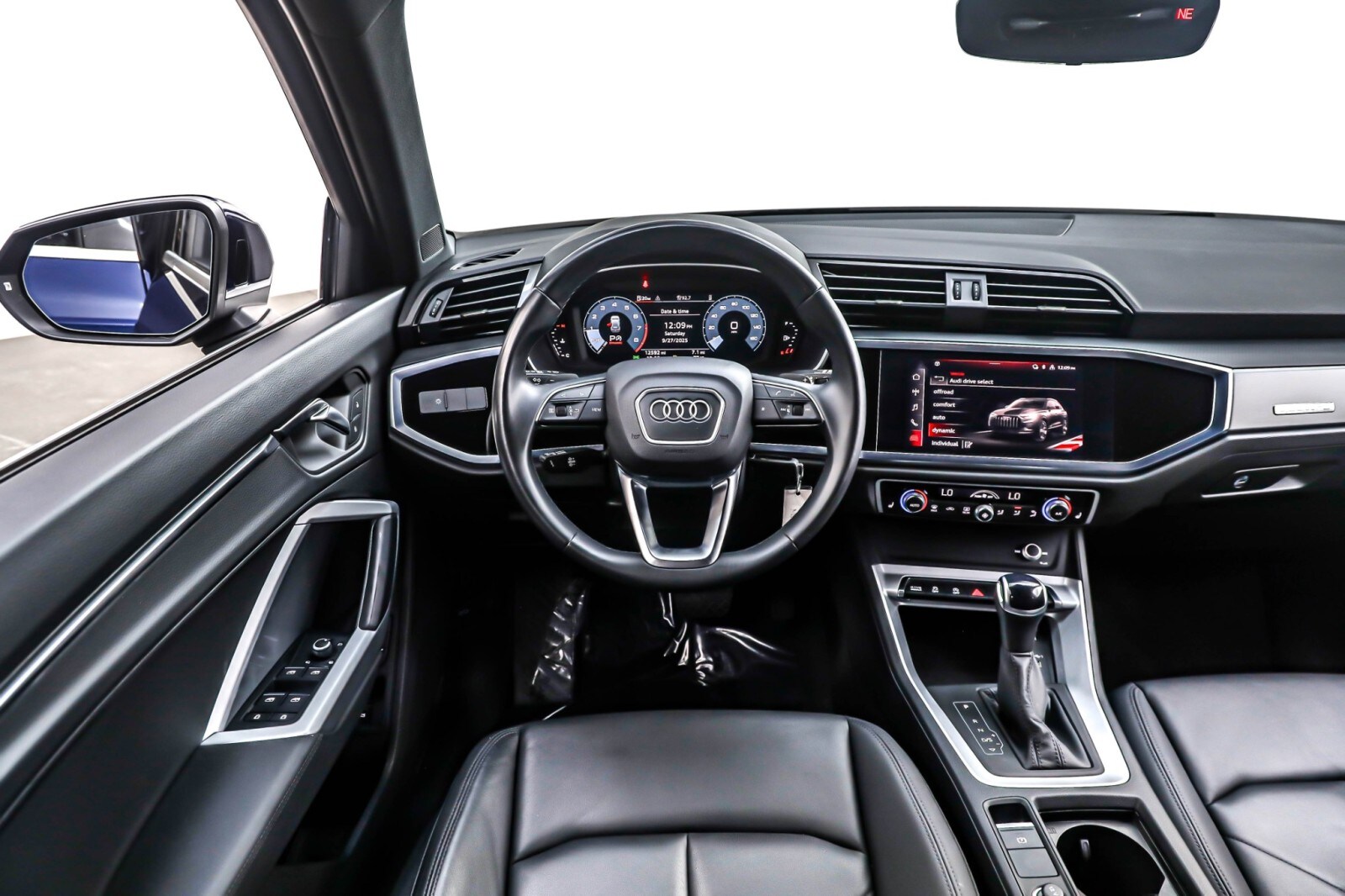 2022 Audi Q3 S line Premium 45 TFSI photo 4