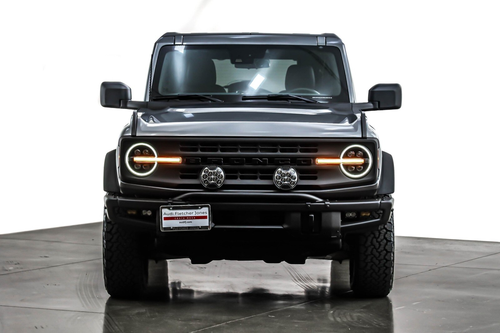 2021 Ford Bronco Black Diamond photo 2