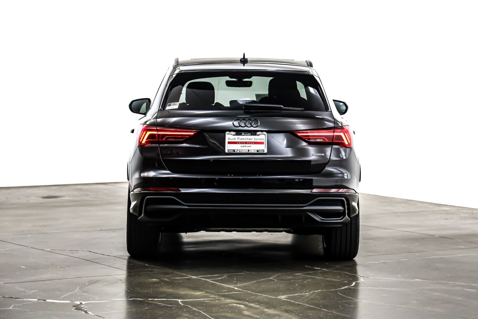 2025 Audi Q3 45 TFSI S line Premium photo 3