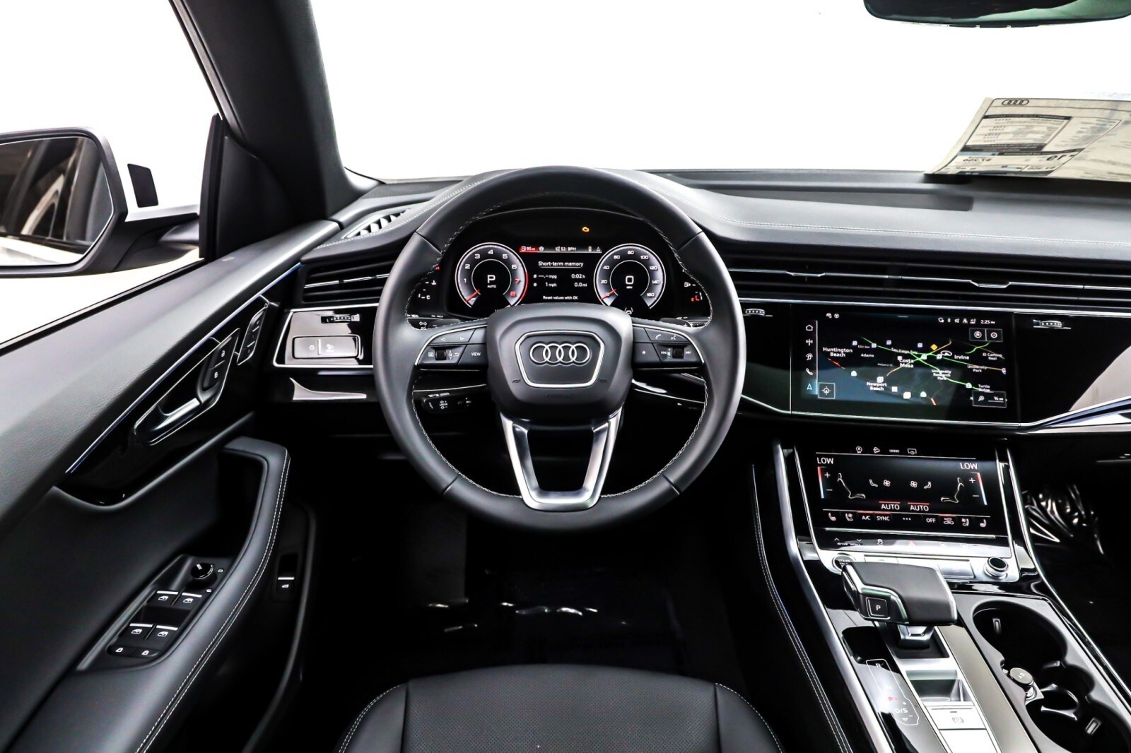 2025 Audi Q8 55 Premium Plus photo 4