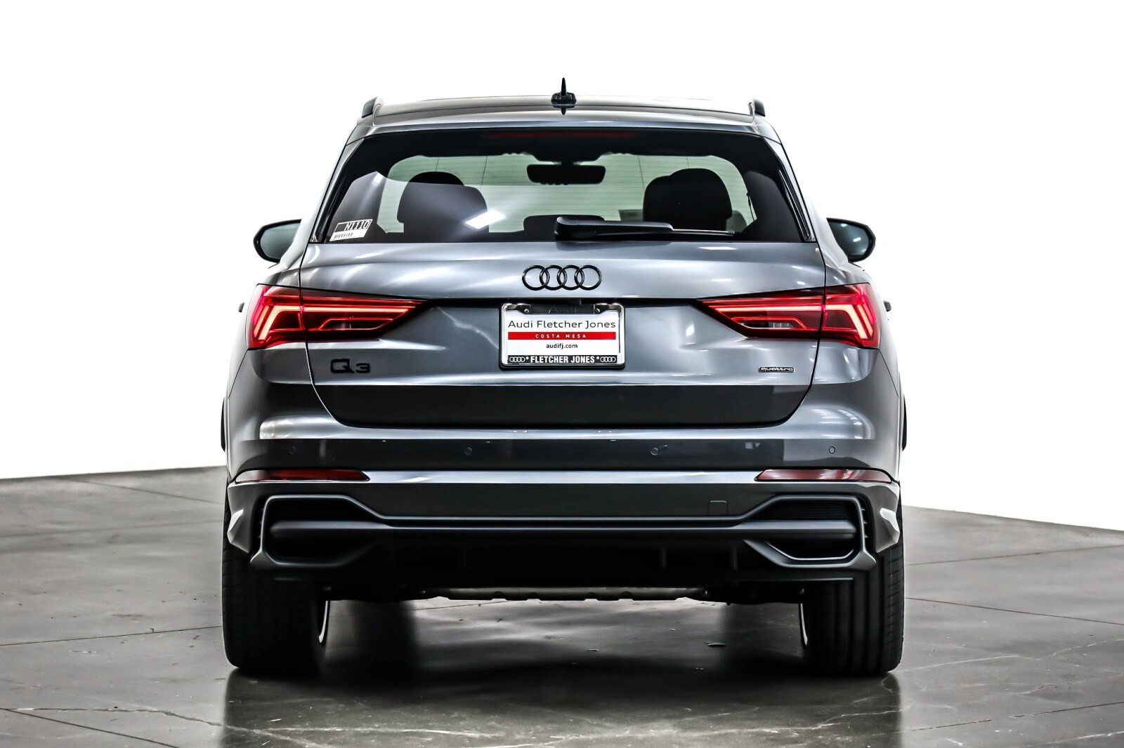 2025 Audi Q3 45 TFSI S line Premium Plus photo 3