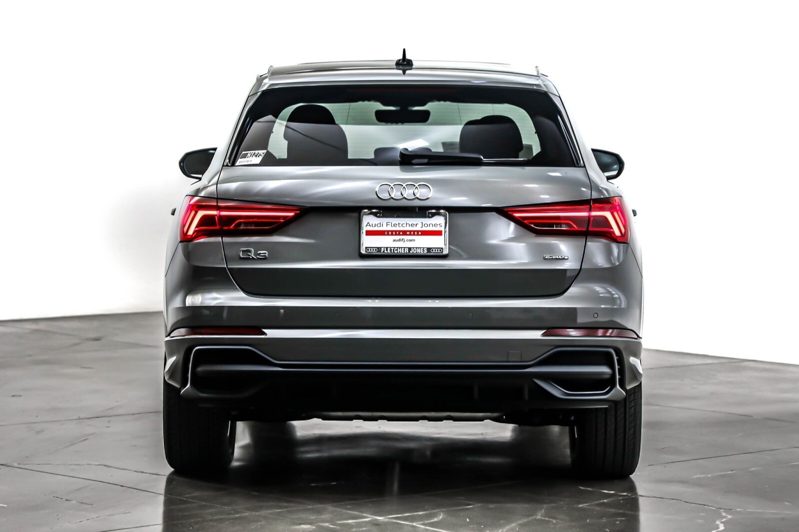 2025 Audi Q3 45 TFSI S line Premium photo 3