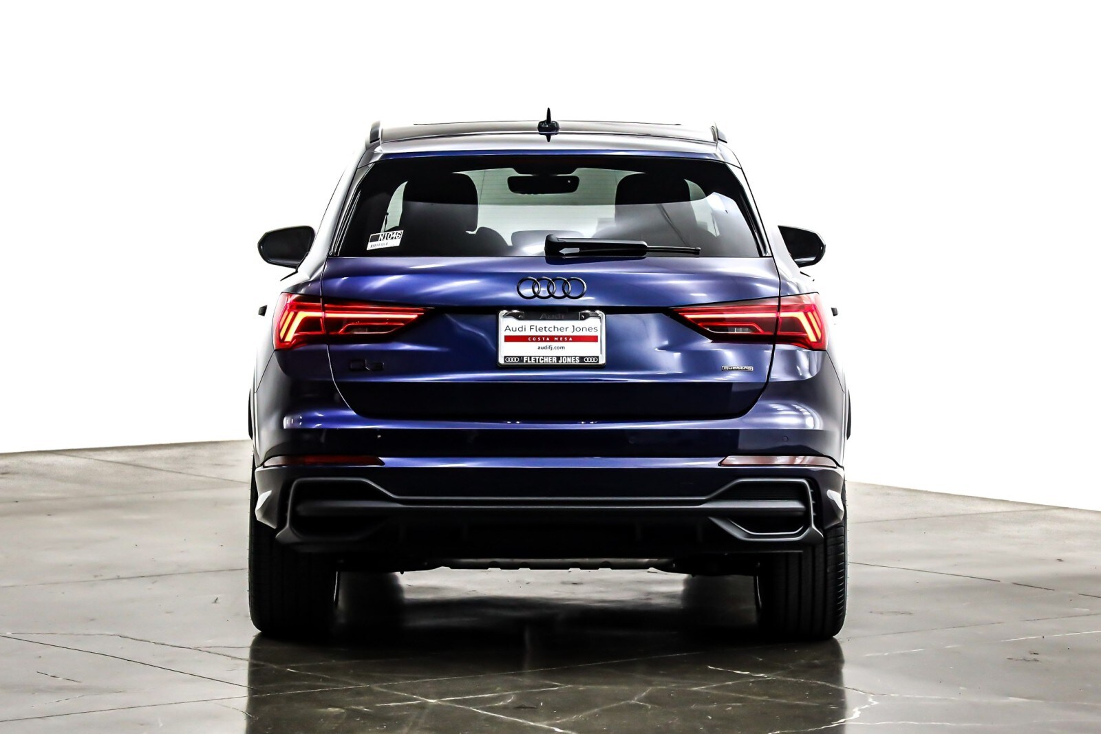 2025 Audi Q3 45 TFSI S line Premium photo 3