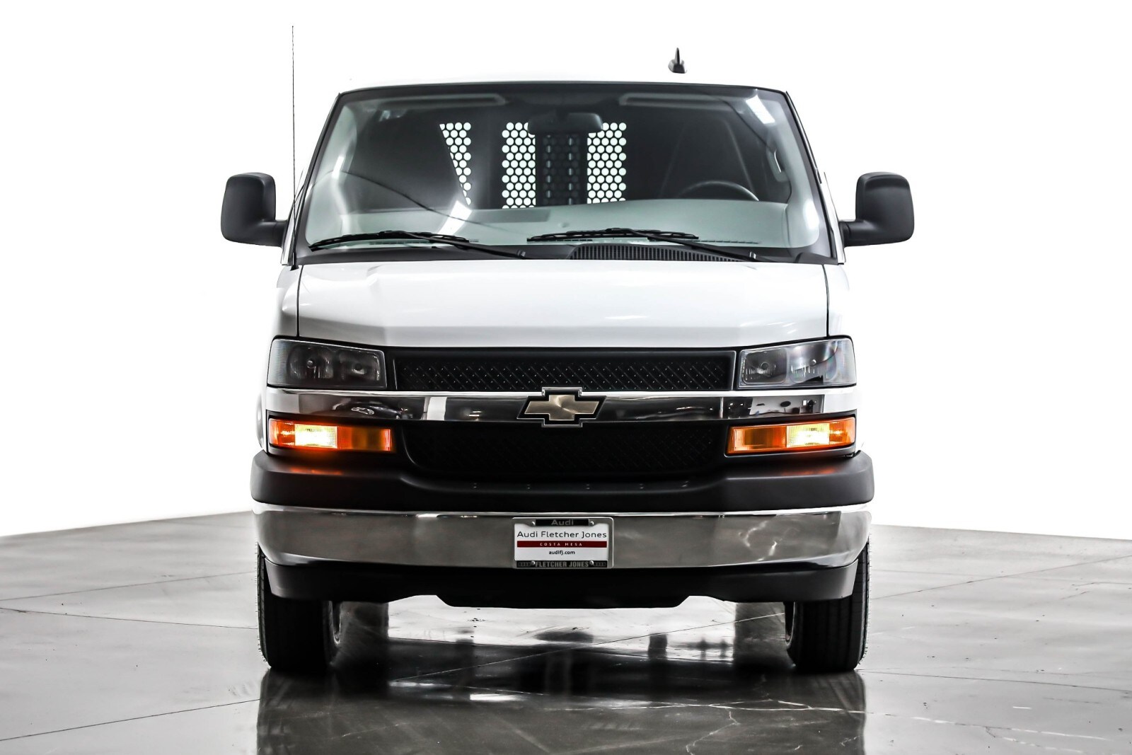 2023 Chevrolet Express 2500 Cargo Van photo 2
