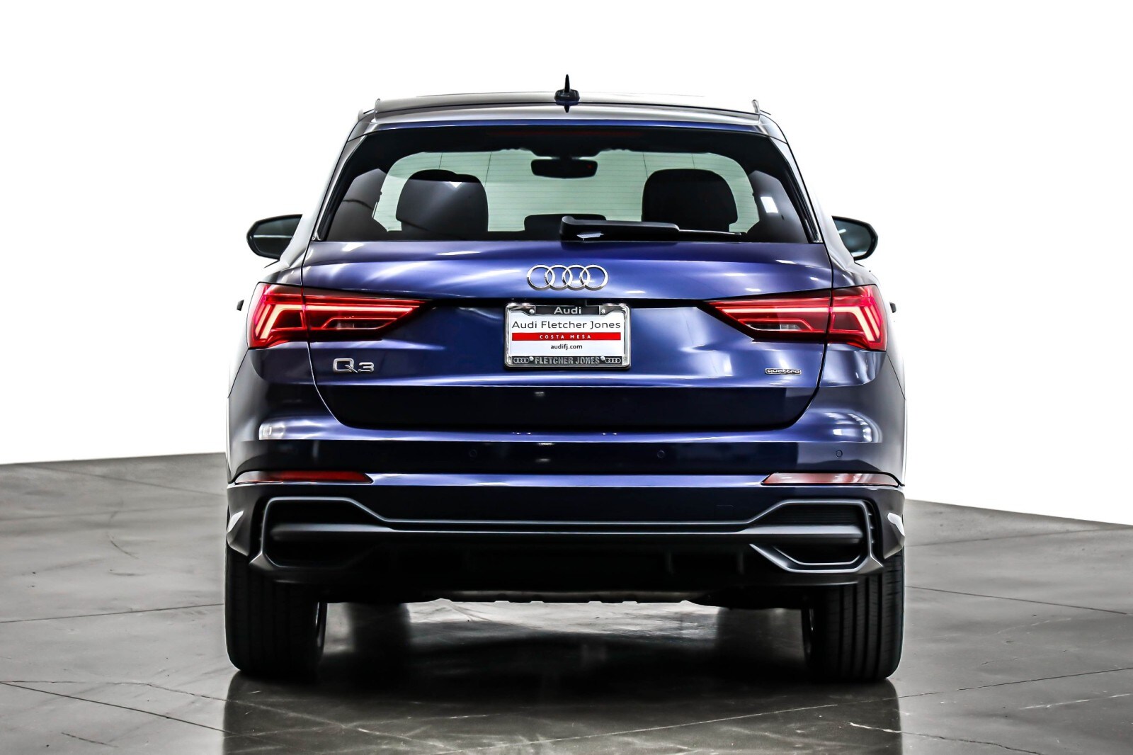 2022 Audi Q3 S line Premium 45 TFSI photo 3