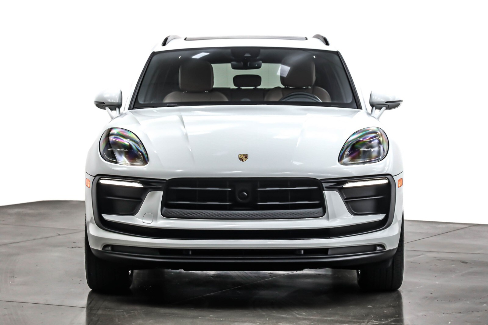 2022 Porsche Macan photo 2