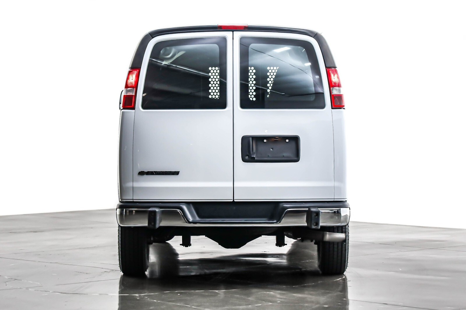 2023 Chevrolet Express 2500 Cargo Van photo 3